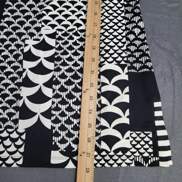 J. McLaughlin Womens SZ M Catalina Cloth Geometric Print Black White Tunic Top - Picture 8 of 9